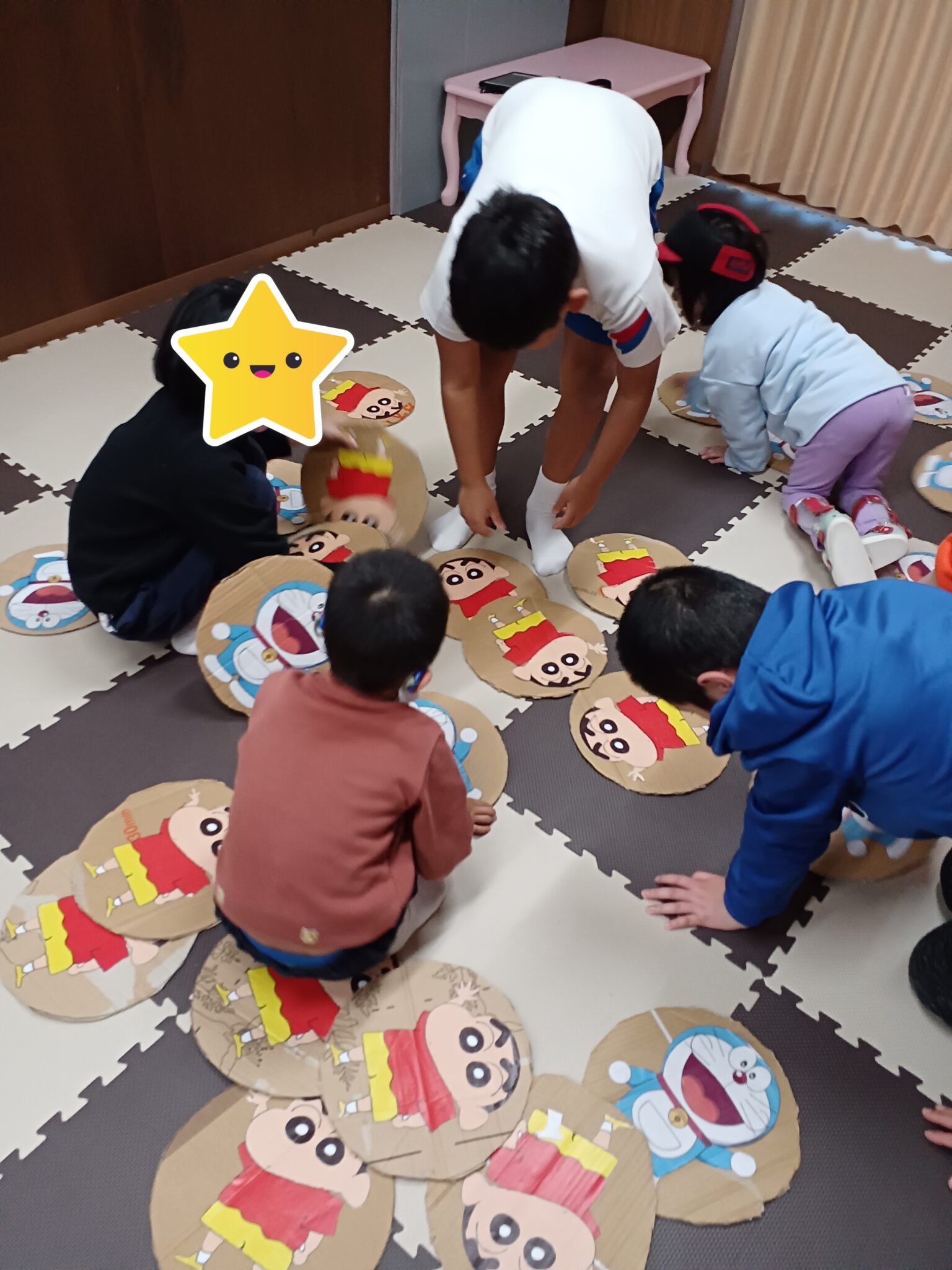 ドラえもんとクレヨンしんちゃんどっちが人気 約4相当][104巻
